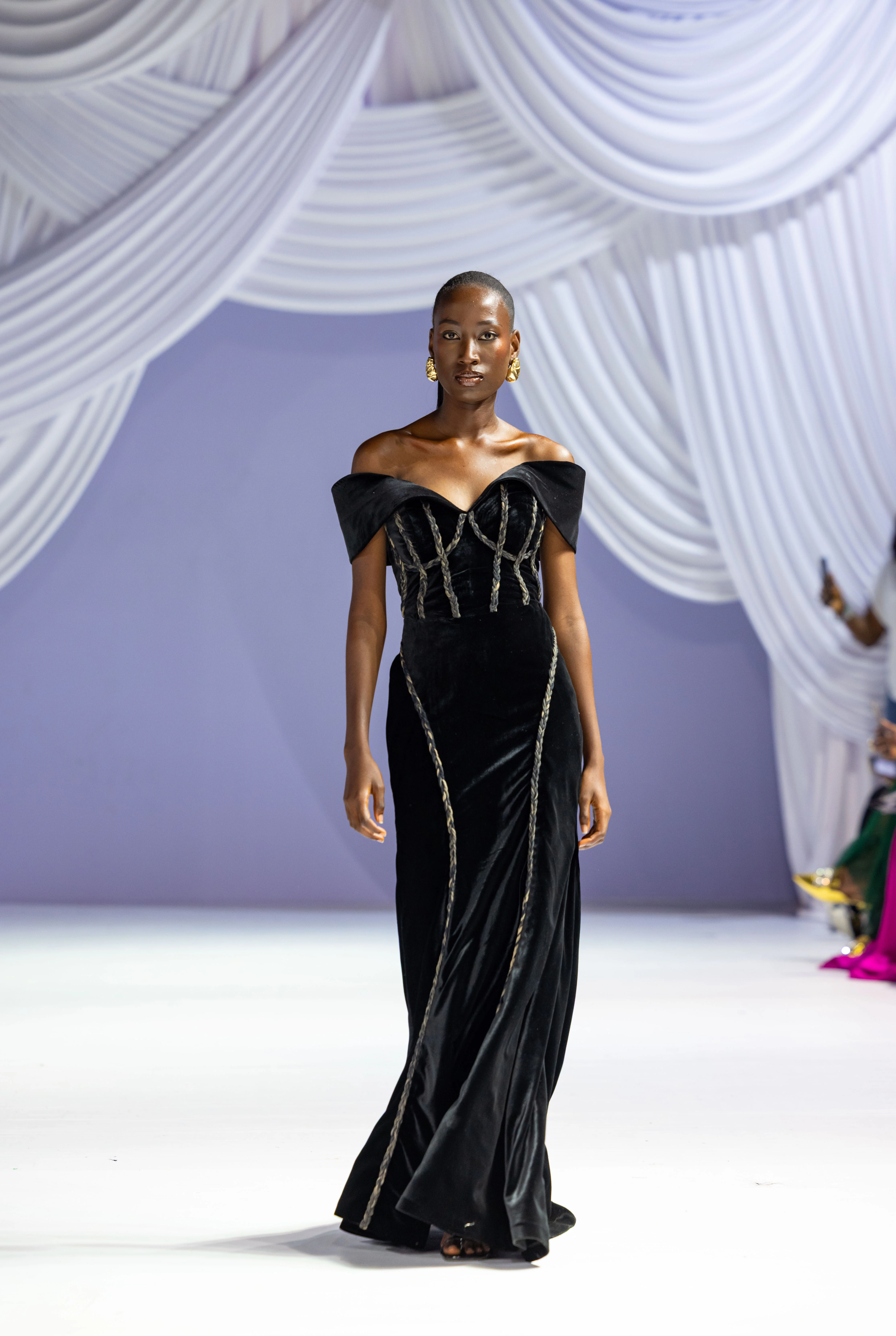 black velvet look view 3
